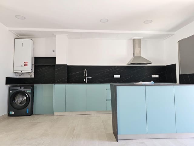 2 makuuhuone Omakotitalo vuokrattavana paikassa Centro Urbano, Dénia - 1 200 € (Ref: 10030686)