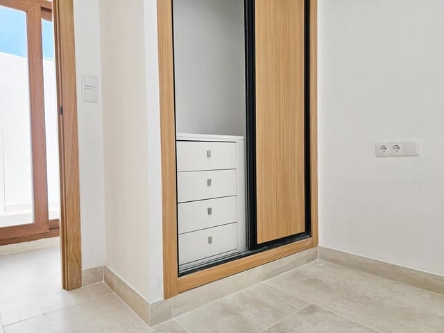 2 makuuhuone Omakotitalo vuokrattavana paikassa Centro Urbano, Dénia - 1 200 € (Ref: 10030686)
