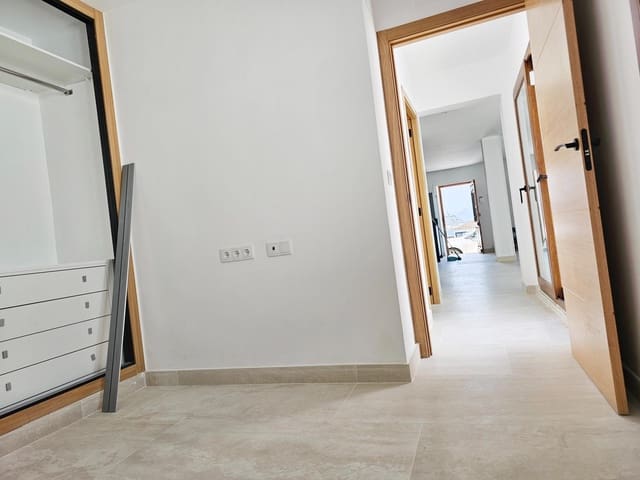2 makuuhuone Omakotitalo vuokrattavana paikassa Centro Urbano, Dénia - 1 200 € (Ref: 10030686)