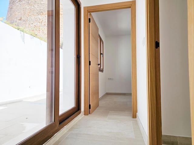 2 makuuhuone Omakotitalo vuokrattavana paikassa Centro Urbano, Dénia - 1 200 € (Ref: 10030686)
