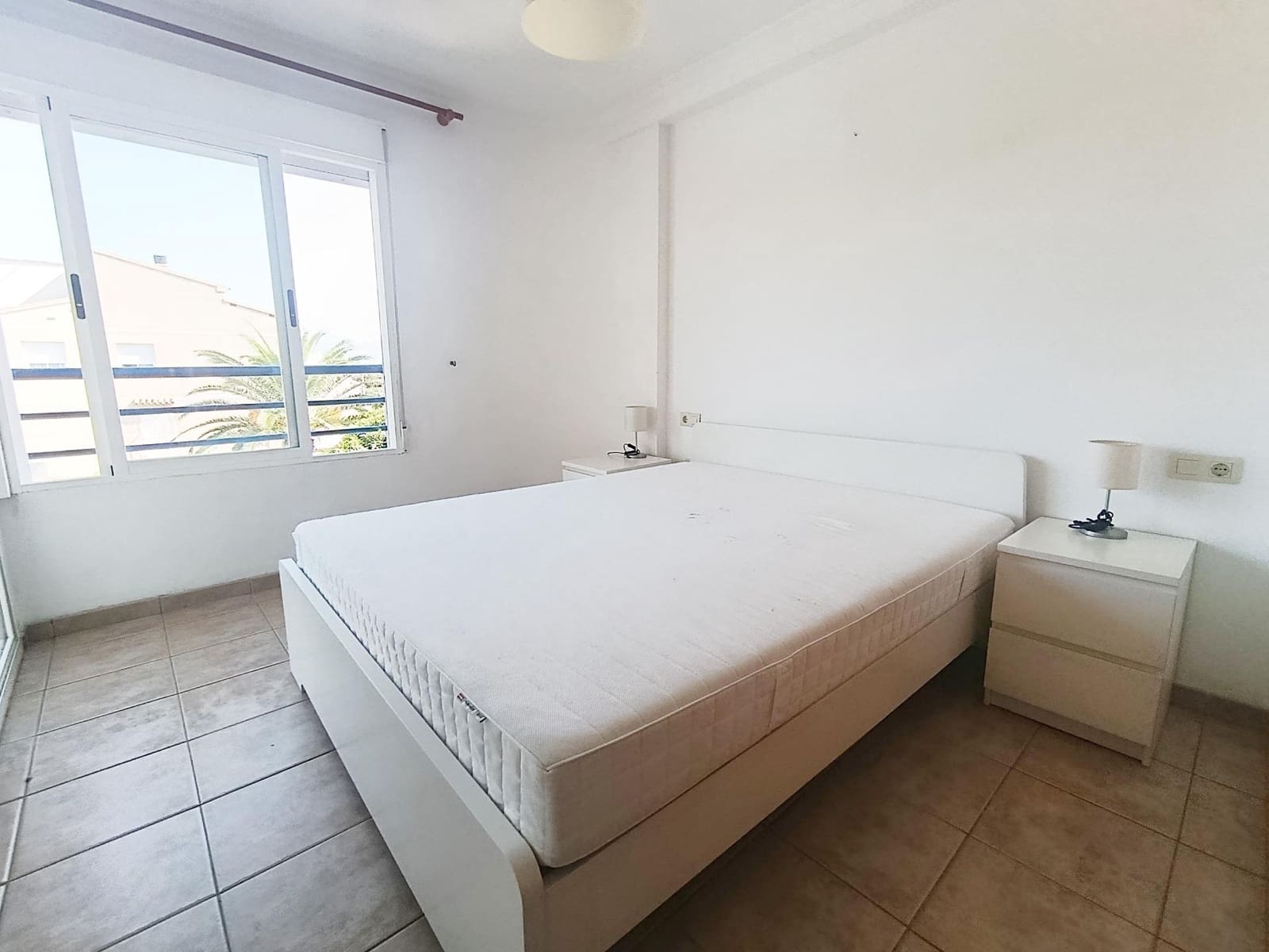 4 soveværelse Lejlighed til leje i Oliva med swimmingpool garage - € 1.200 (Ref: 10031743)