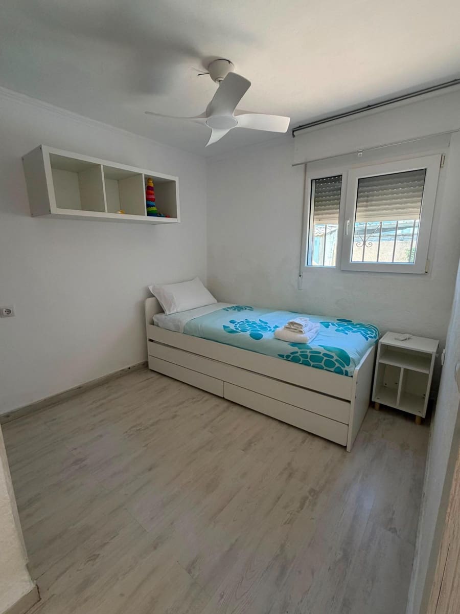 2 slaapkamer Appartement te huur in Denia met zwembad - € 900 (Ref: 10037543)