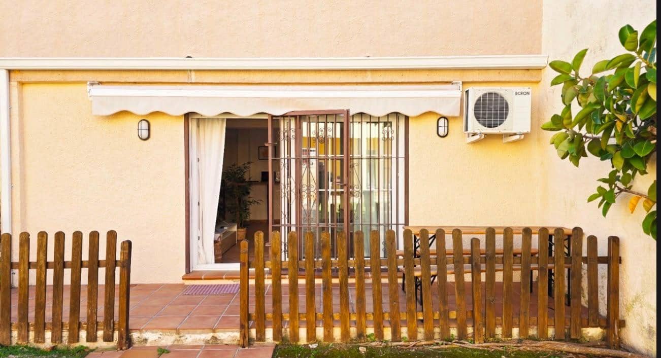 2 slaapkamer Appartement te huur in Denia met zwembad - € 900 (Ref: 10037543)