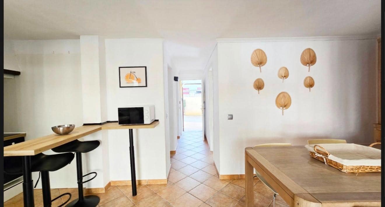 2 slaapkamer Appartement te huur in Denia met zwembad - € 900 (Ref: 10037543)