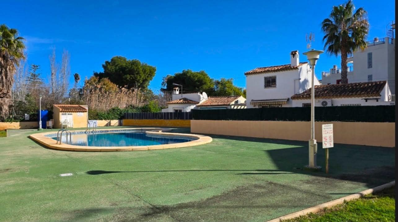 2 slaapkamer Appartement te huur in Denia met zwembad - € 900 (Ref: 10037543)