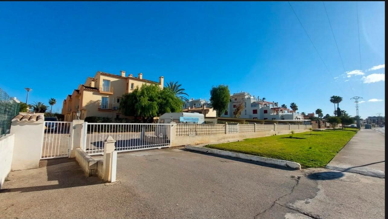 2 slaapkamer Appartement te huur in Denia met zwembad - € 900 (Ref: 10037543)