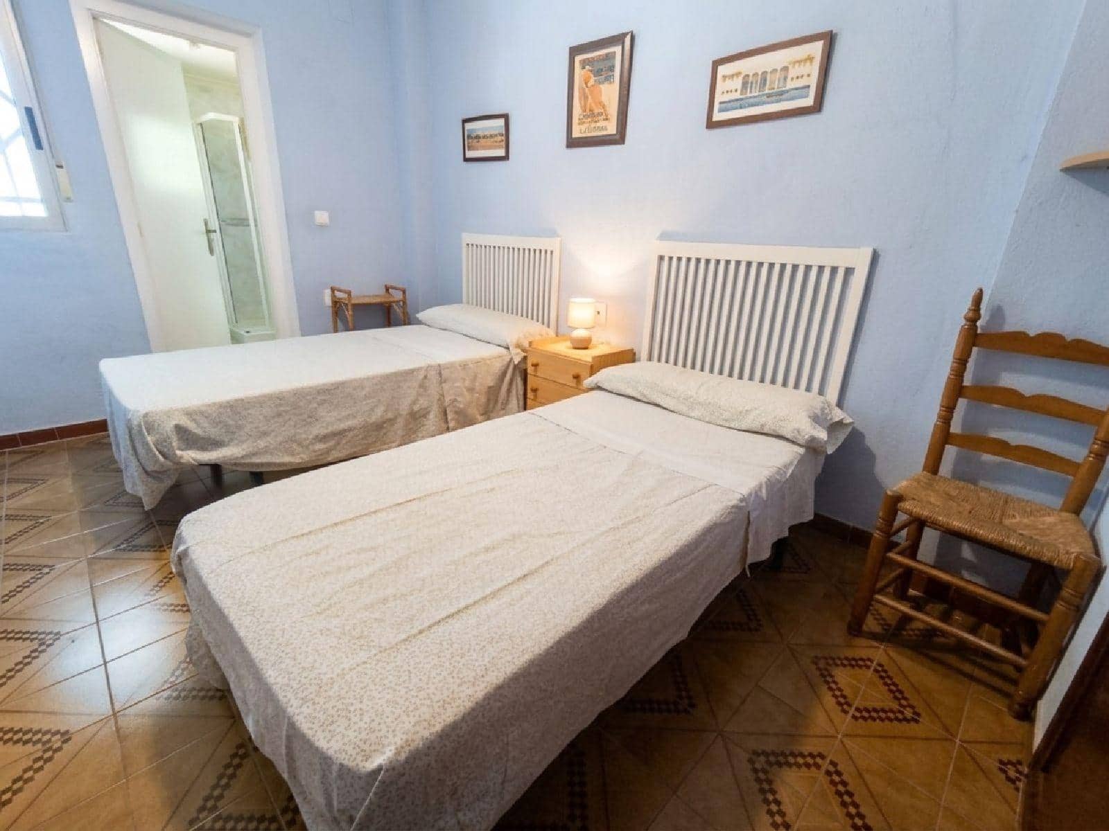 Chalet de 2 habitaciones en Dénia en alquiler con garaje - 900 € (Ref: 10043159)
