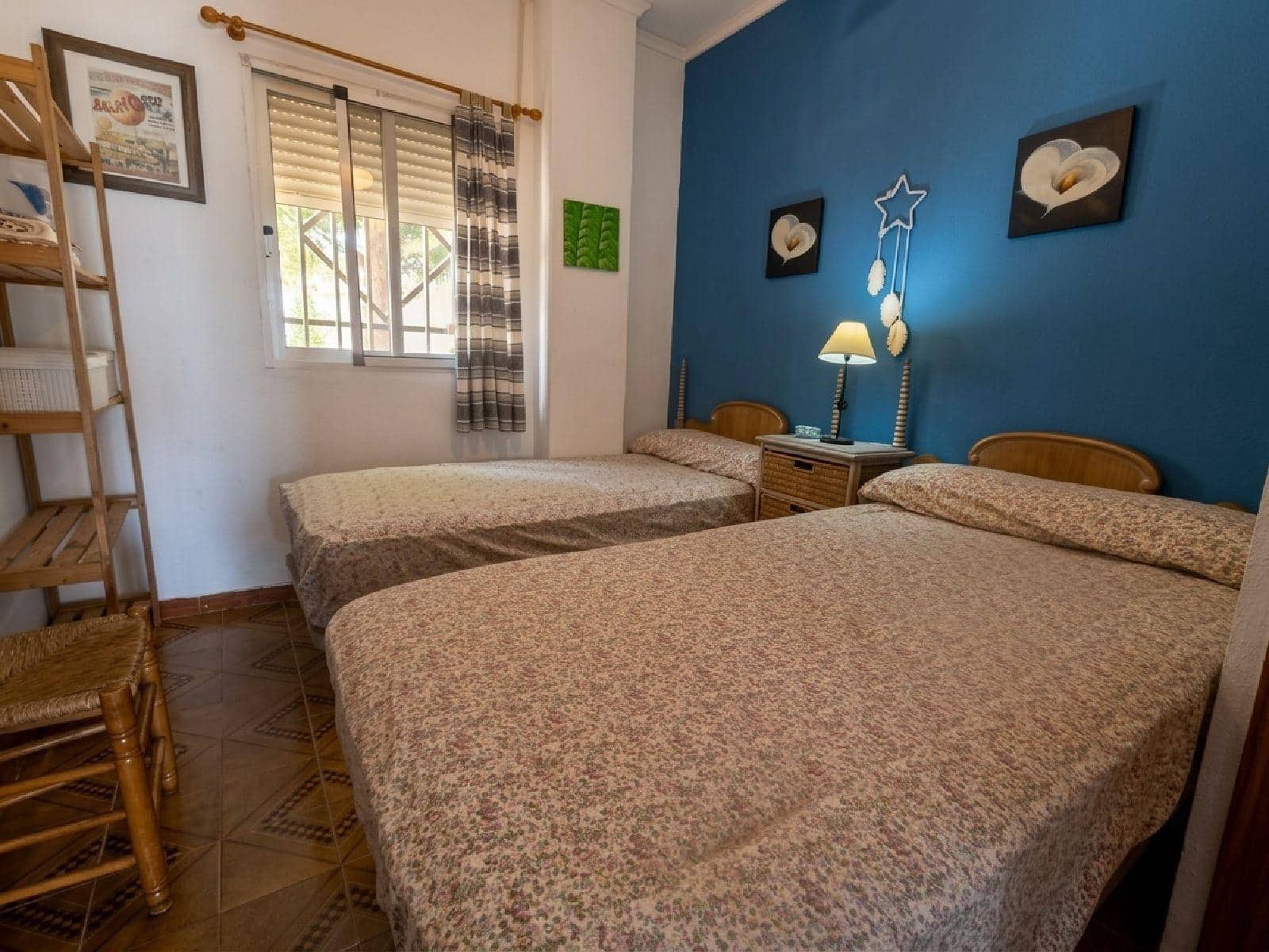 Chalet de 2 habitaciones en Dénia en alquiler con garaje - 900 € (Ref: 10043159)