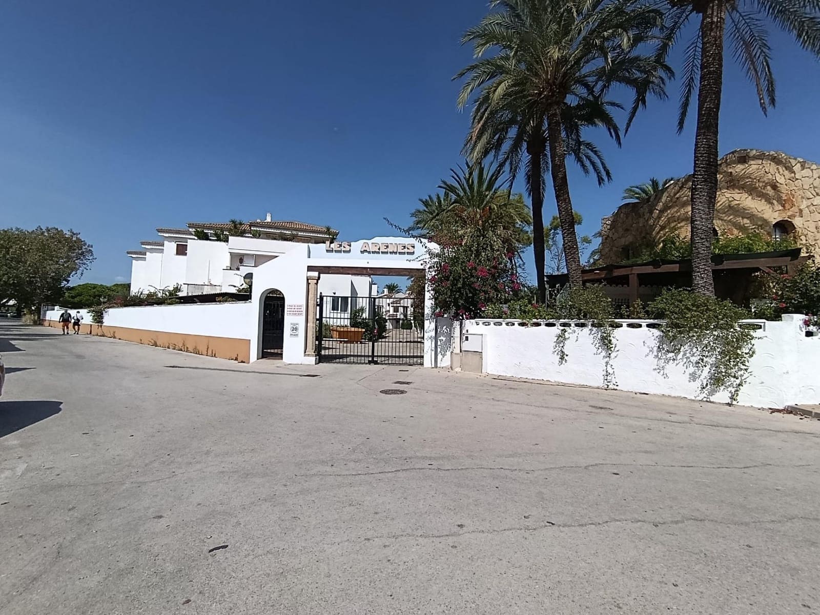 2 bedroom Villa for rent in Denia with garage - € 900 (Ref: 10043159)