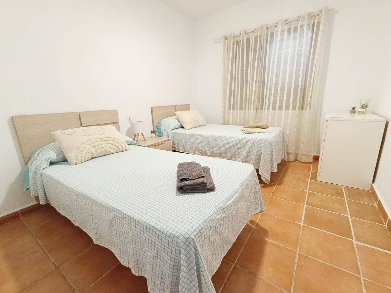 Adosado de 2 habitaciones en Dénia en alquiler - 900 € (Ref: 10049514)