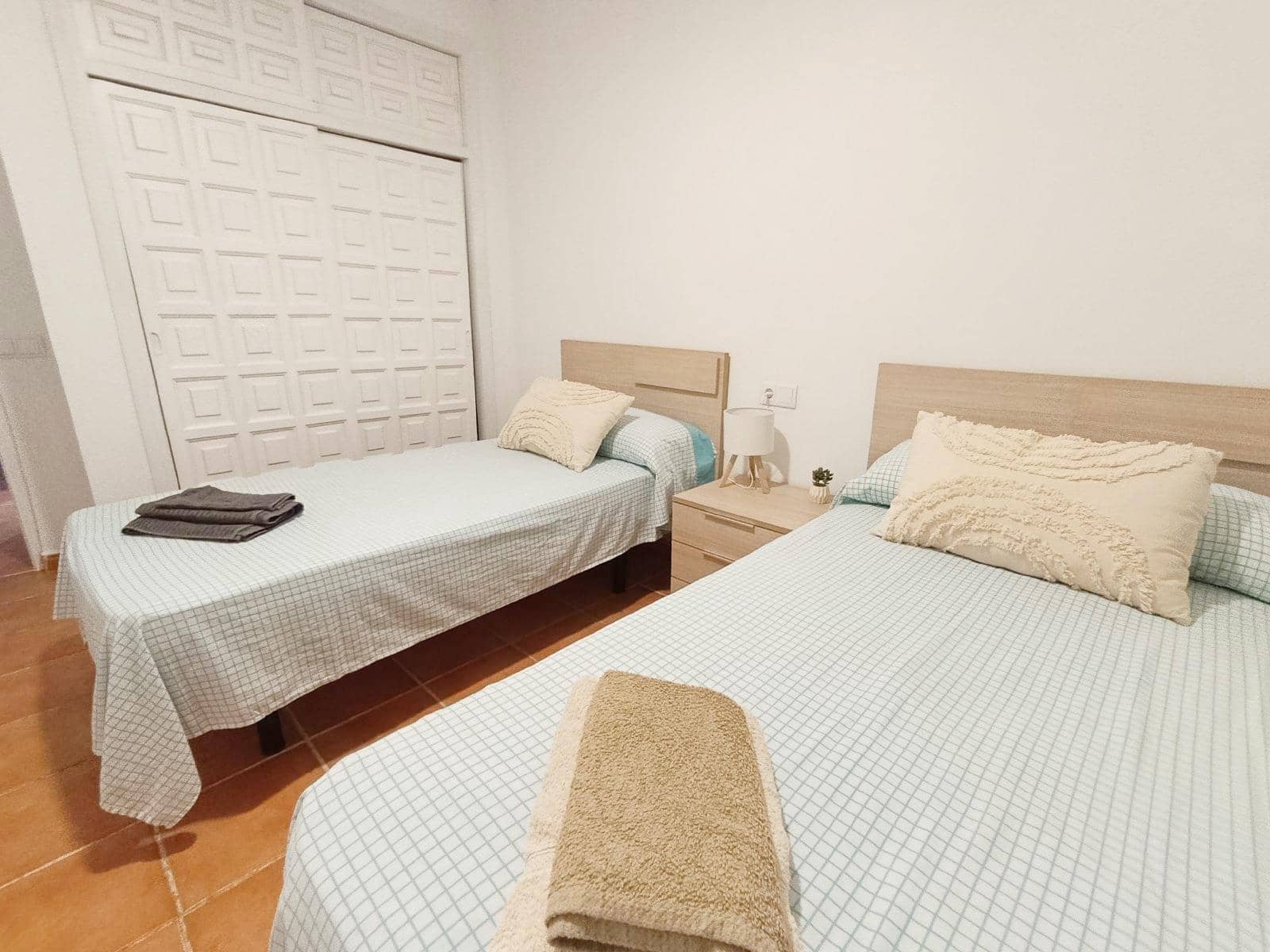 Adosado de 2 habitaciones en Dénia en alquiler - 900 € (Ref: 10049514)