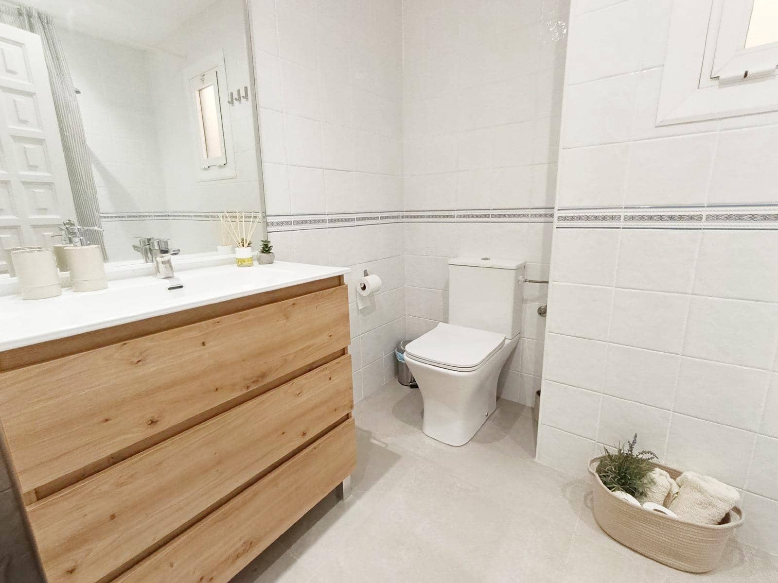 Adosado de 2 habitaciones en Dénia en alquiler - 900 € (Ref: 10049514)