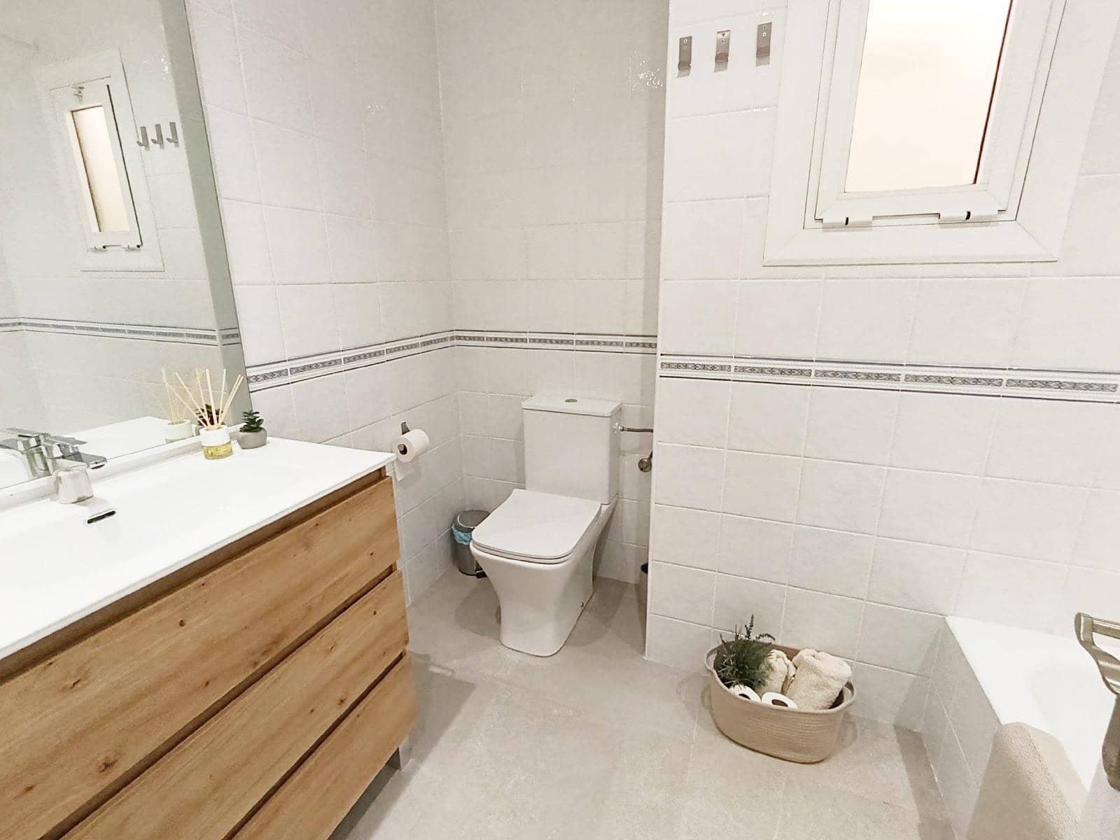 Adosado de 2 habitaciones en Dénia en alquiler - 900 € (Ref: 10049514)
