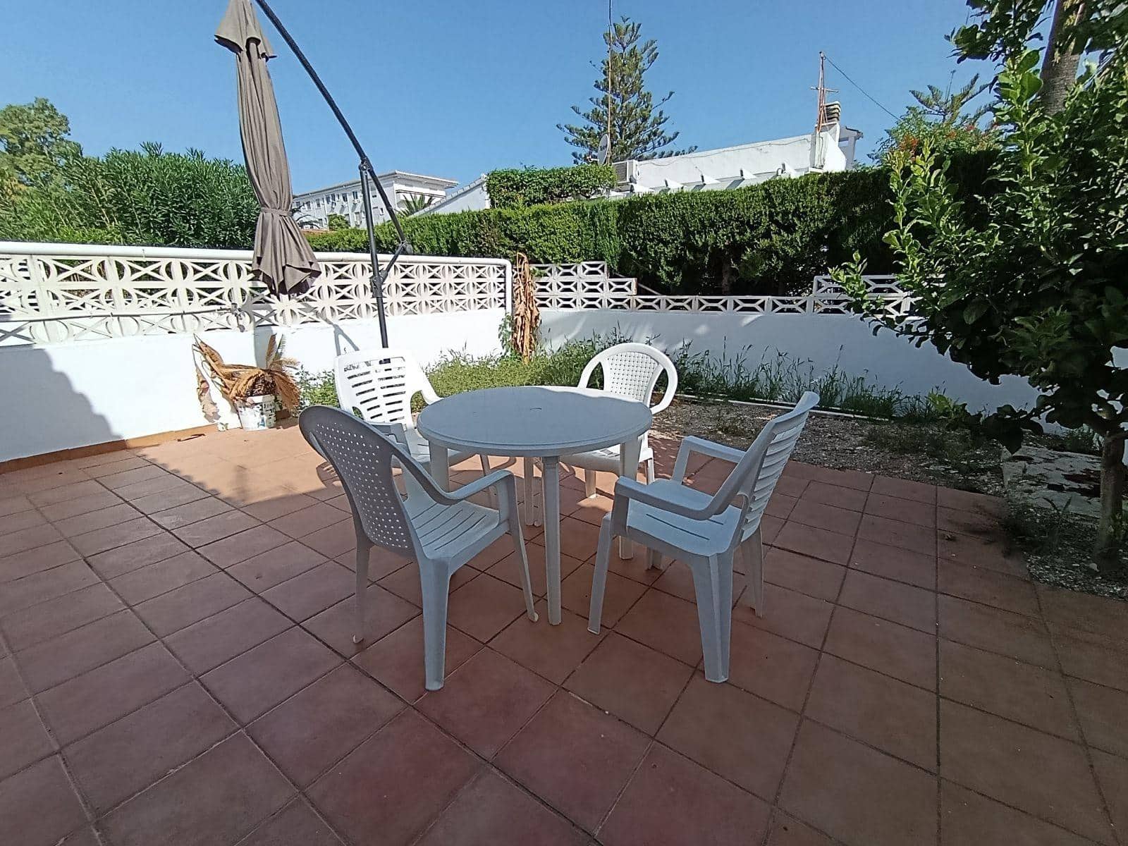 Adosado de 2 habitaciones en Dénia en alquiler - 900 € (Ref: 10049514)