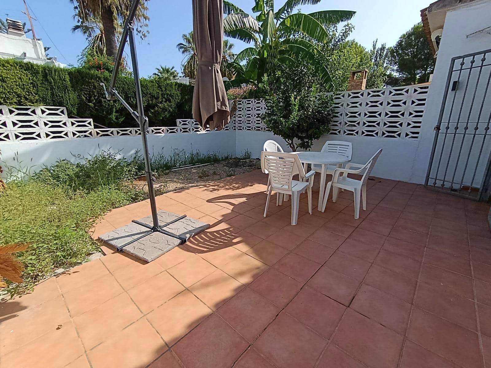 Adosado de 2 habitaciones en Dénia en alquiler - 900 € (Ref: 10049514)