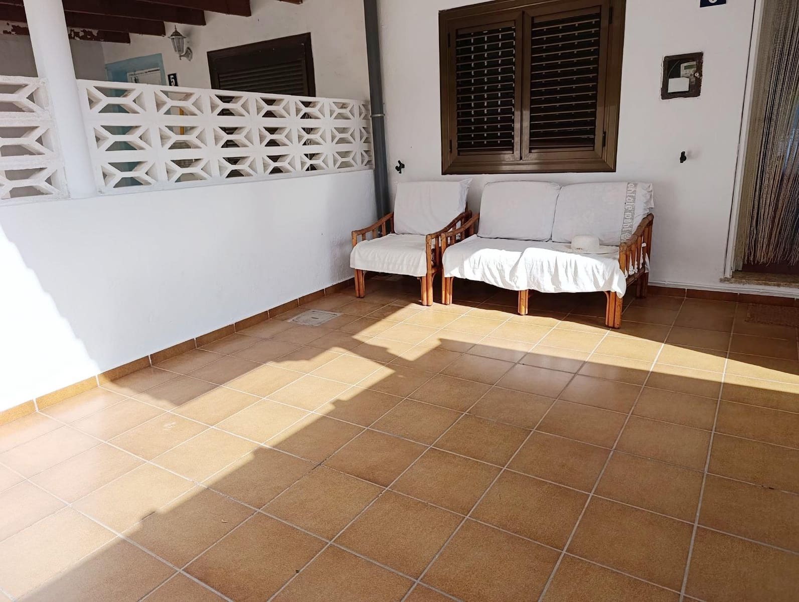 Adosado de 2 habitaciones en Dénia en alquiler - 900 € (Ref: 10049514)