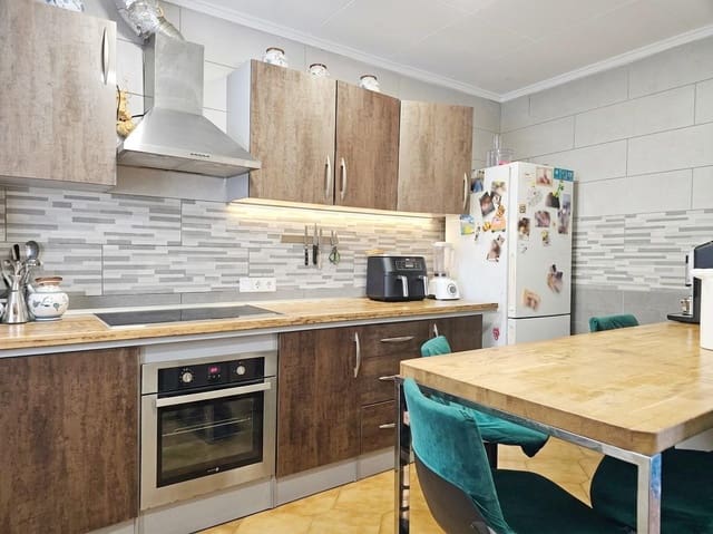 Casa de 3 habitaciones en Dénia en venta - 275.000 € (Ref: 10055469)