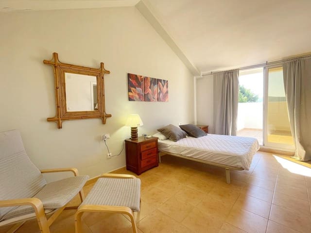 3 sypialnia Apartament do wynajęcia w Dénia z basenem garażem - 1 000 € (Ref: 10076565)
