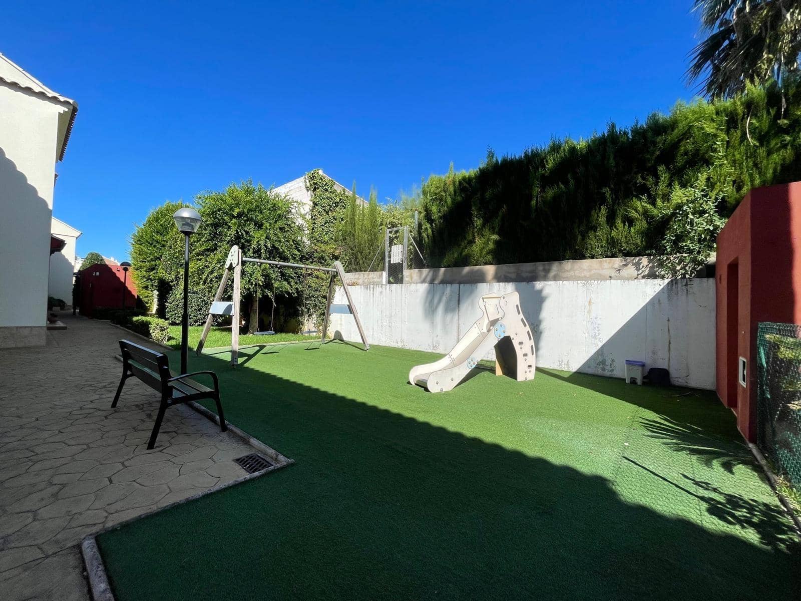 3 sypialnia Apartament do wynajęcia w Denia z basenem garażem - 1 000 € (Ref: 10076565)