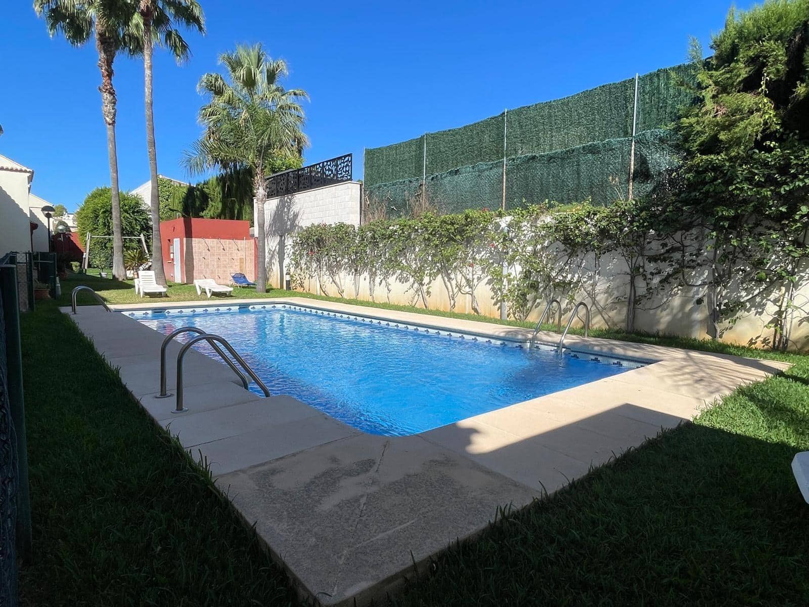 3 sypialnia Apartament do wynajęcia w Denia z basenem garażem - 1 000 € (Ref: 10076565)