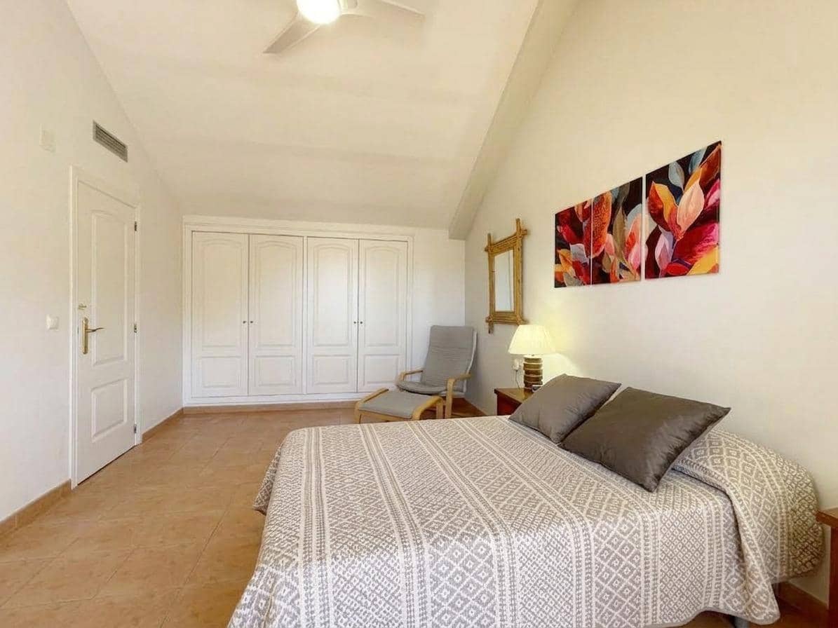 3 bedroom Apartment for rent in Denia with pool garage - € 1,000 (Ref: 10076565)