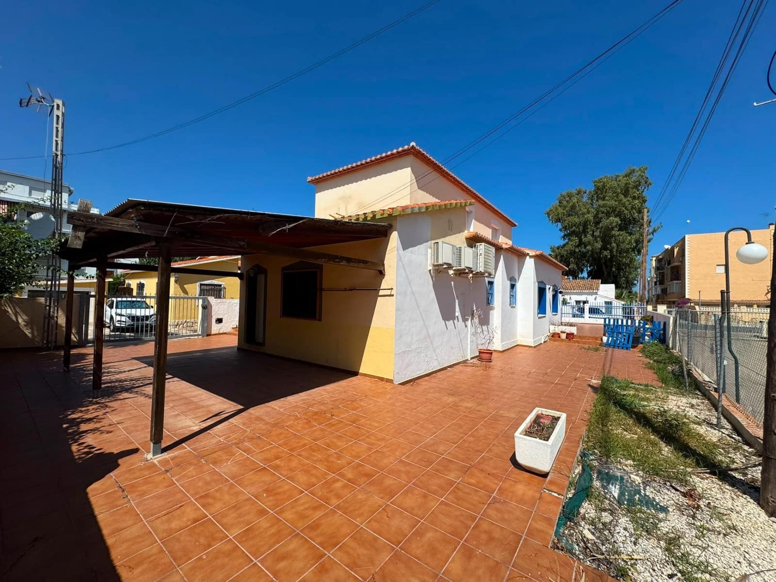 Chalet en Dénia en venta con piscina - 480.000 € (Ref: 10076566)