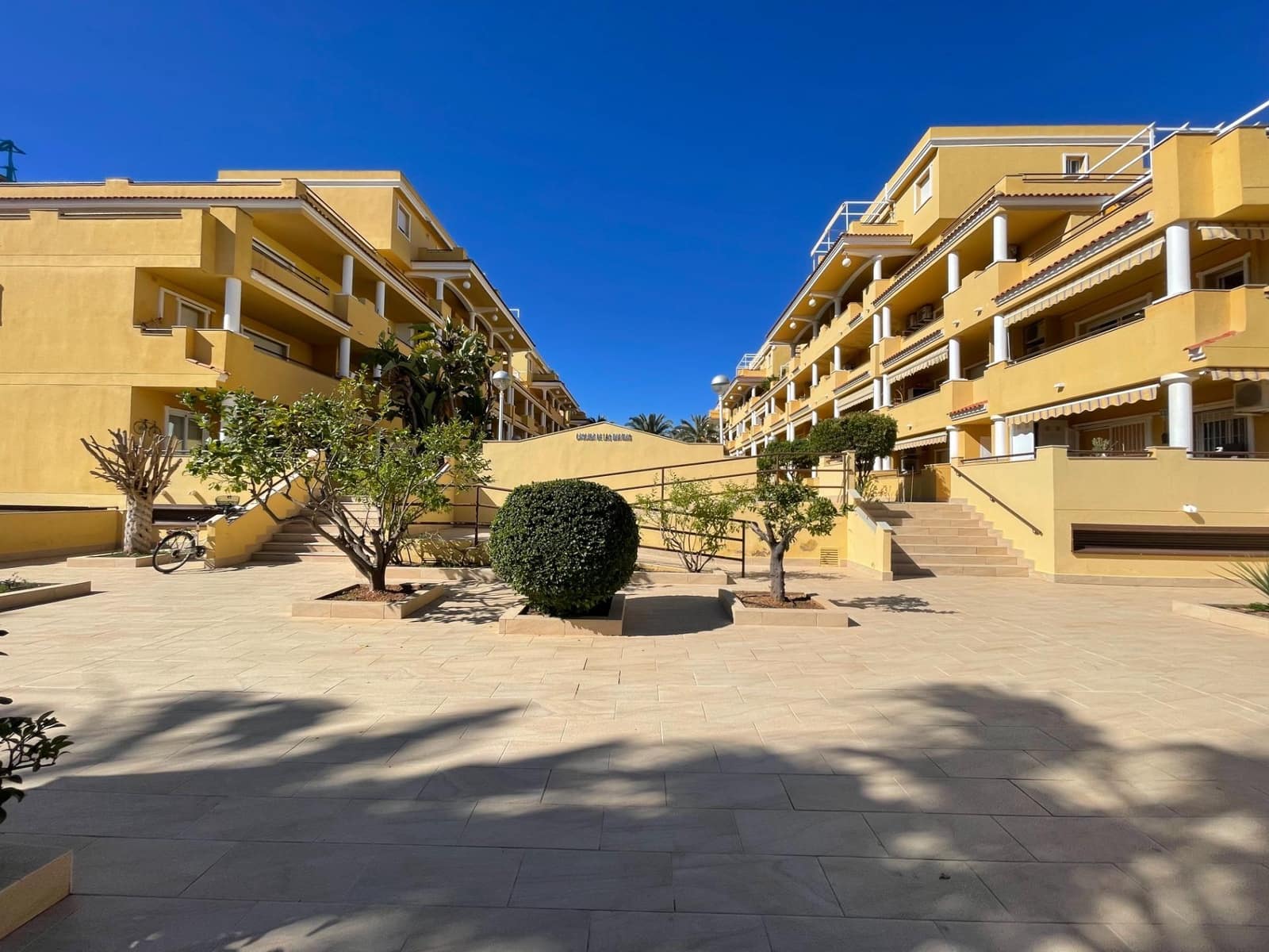2 bedroom Apartment for sale in Denia with pool - € 355,000 (Ref: 10089604)