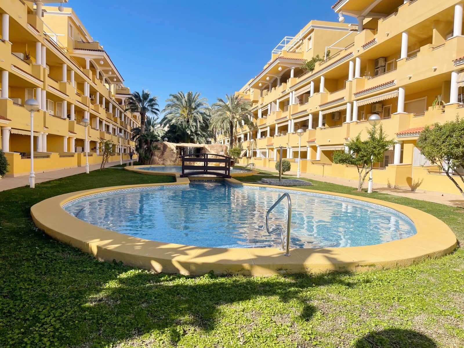 2 bedroom Apartment for sale in Denia with pool - € 355,000 (Ref: 10089604)