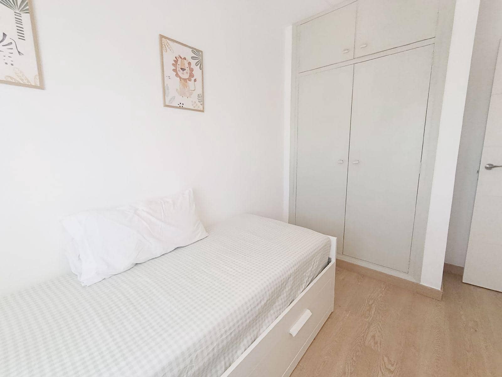 2 quarto Apartamento para arrendar em Denia com piscina garagem - 900 € (Ref: 10100332)