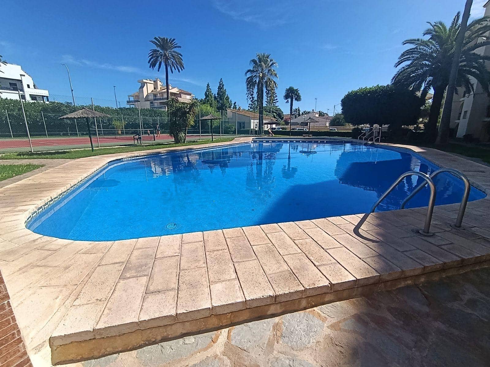2 quarto Apartamento para arrendar em Denia com piscina garagem - 900 € (Ref: 10100332)