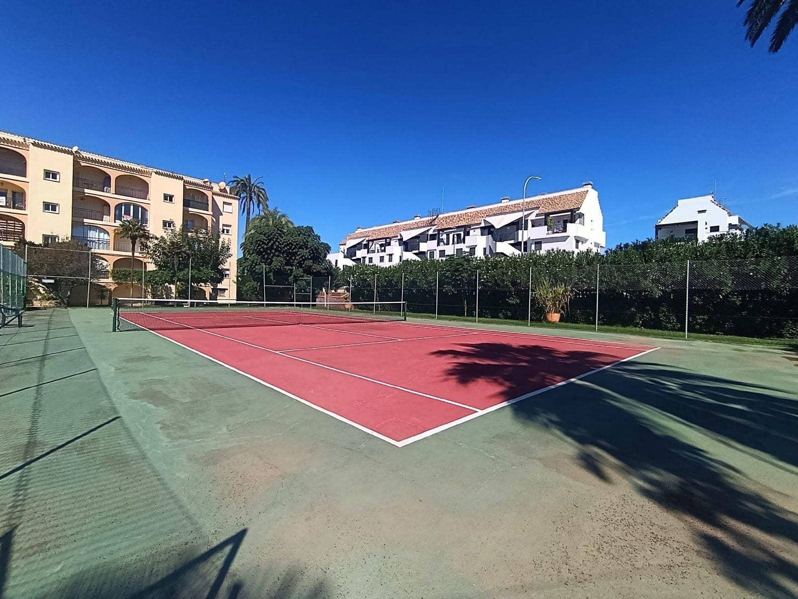 2 quarto Apartamento para arrendar em Denia com piscina garagem - 900 € (Ref: 10100332)