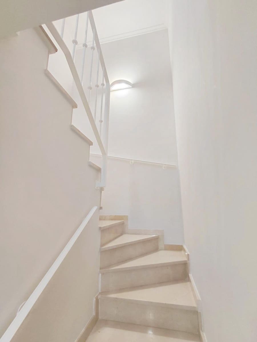 3 sovrum Takvåning att hyra i Denia - 1 800 € (Ref: 10115783)
