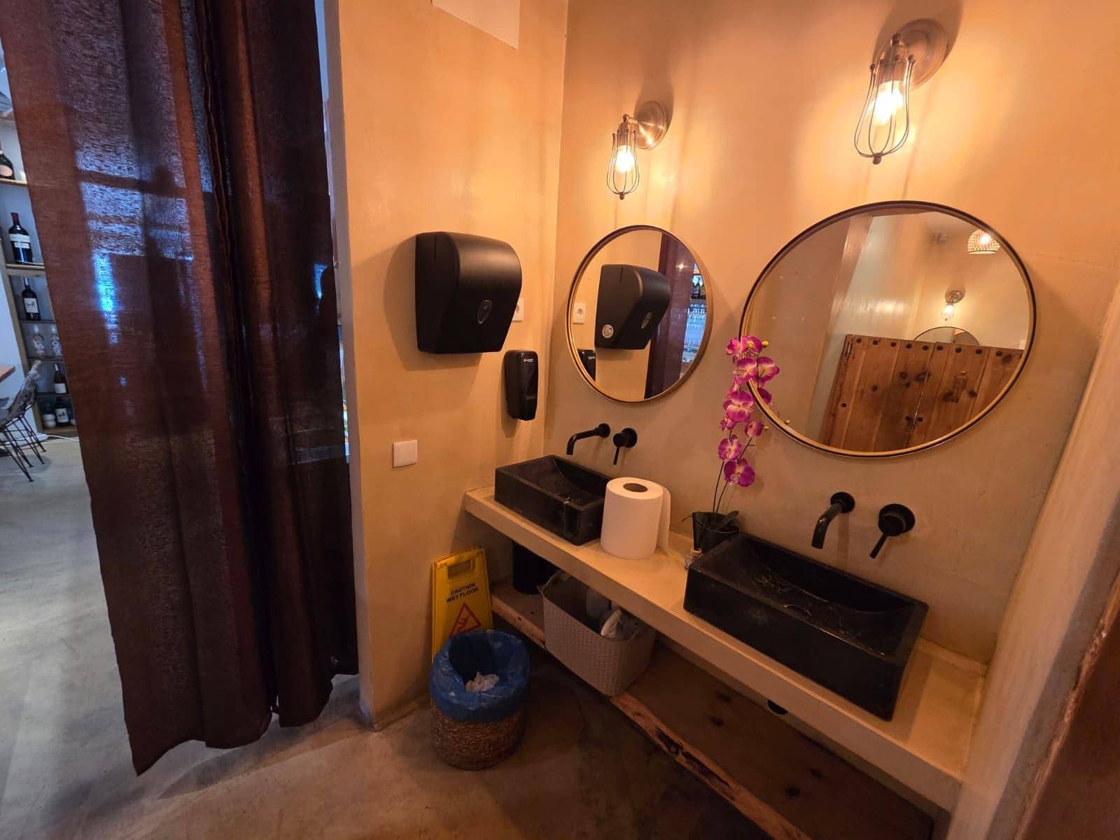 Entreprise à louer à Denia - 6 000 € (Ref: 10129356)