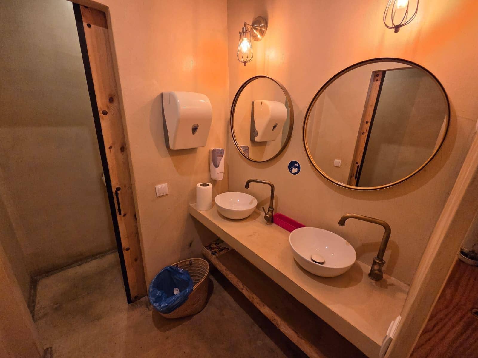 Entreprise à louer à Denia - 6 000 € (Ref: 10129356)