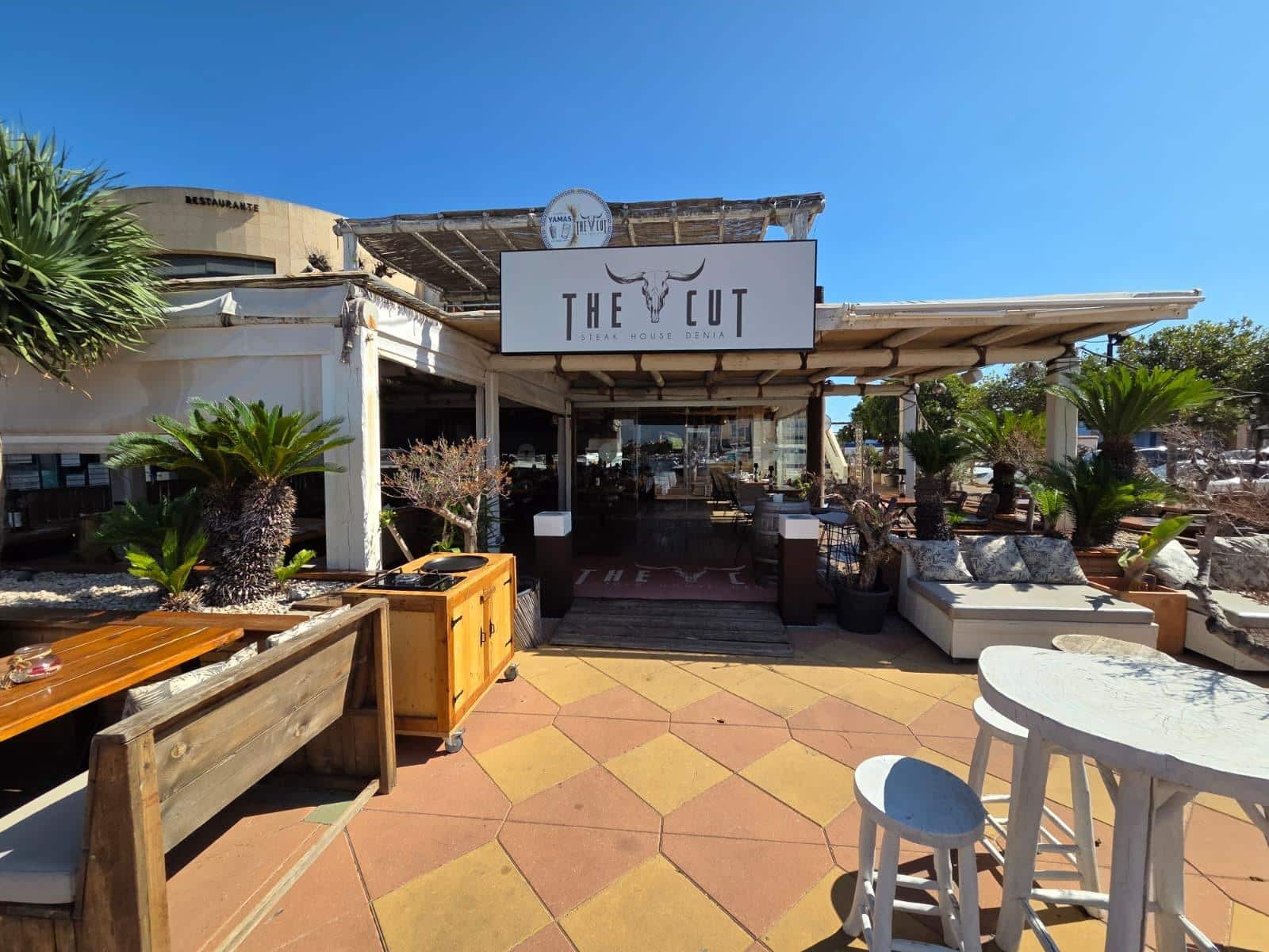 Business for rent in Denia - € 6,000 (Ref: 10129356)