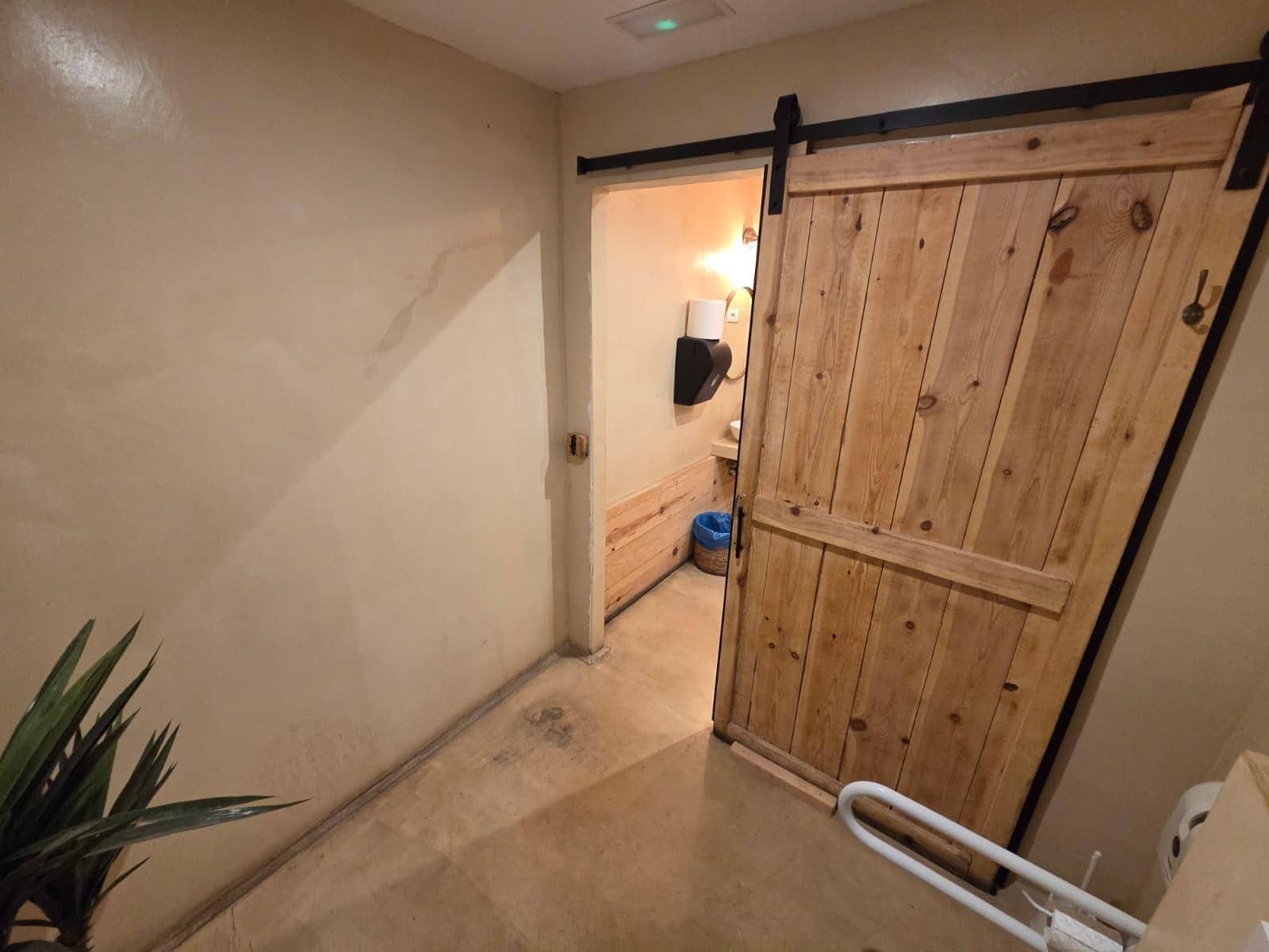 Business for rent in Denia - € 6,000 (Ref: 10129356)