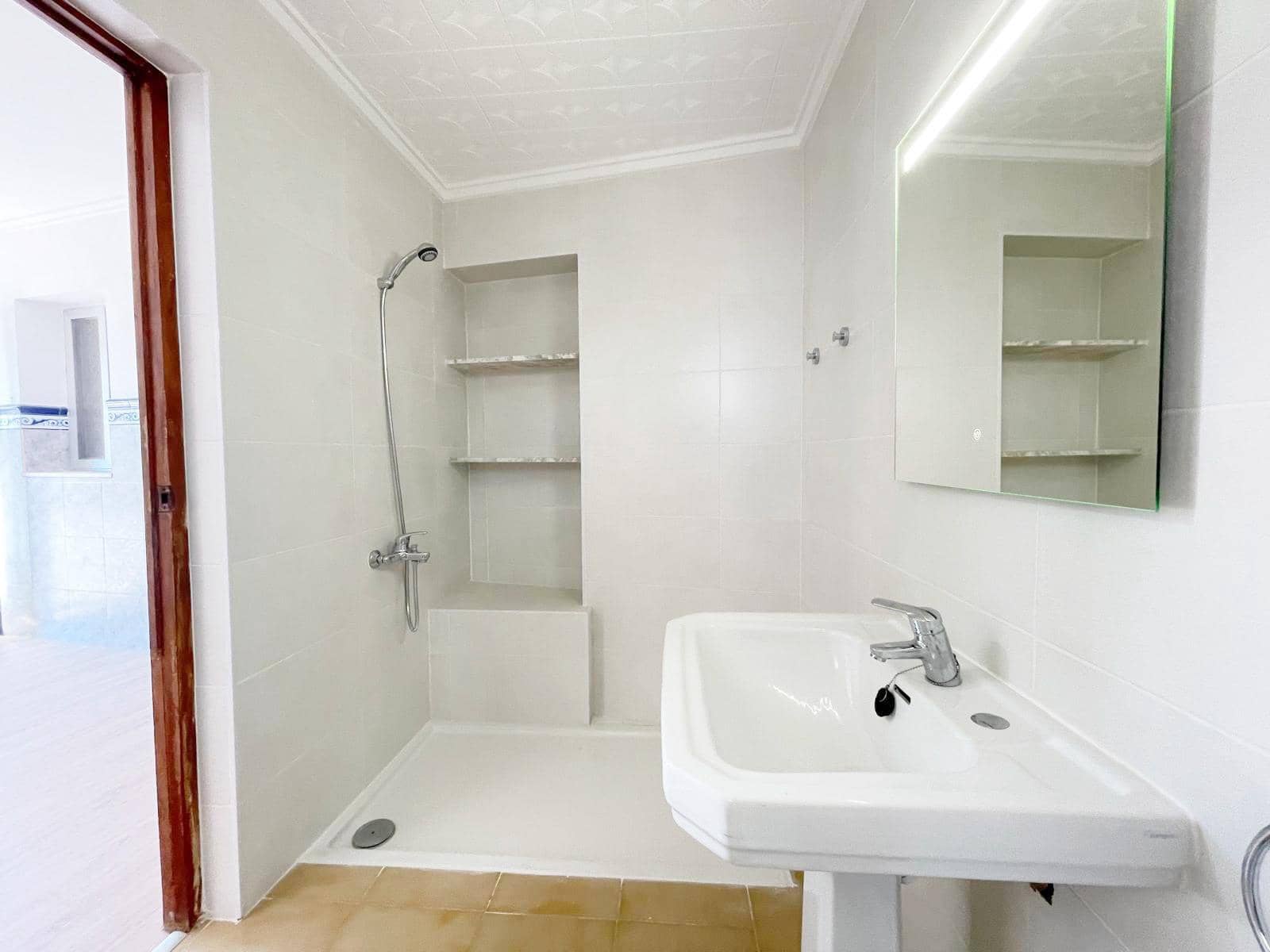 3 bedroom Townhouse for rent in Els Poblets - € 950 (Ref: 10142508)