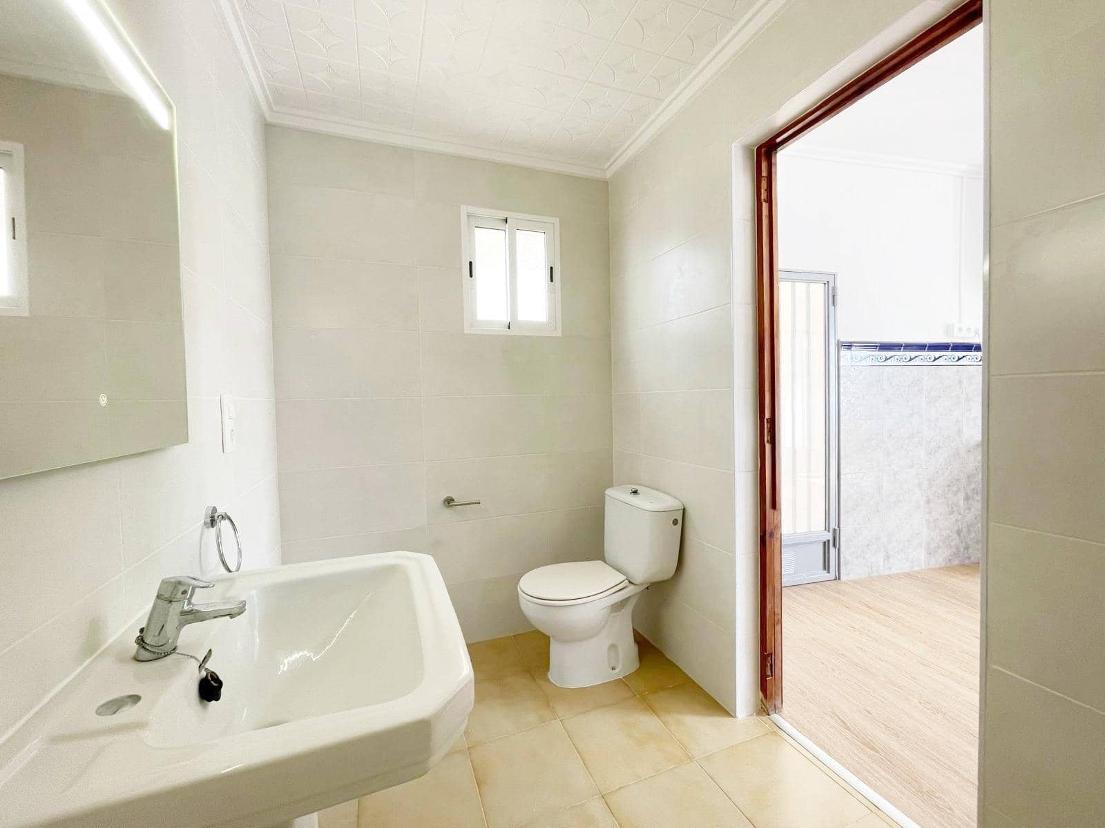 3 bedroom Townhouse for rent in Els Poblets - € 950 (Ref: 10142508)