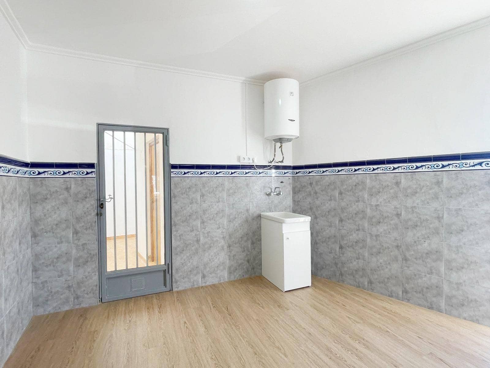 3 bedroom Townhouse for rent in Els Poblets - € 950 (Ref: 10142508)