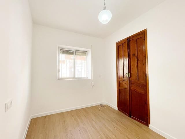 3 bedroom Townhouse for rent in Els Poblets - € 950 (Ref: 10142508)