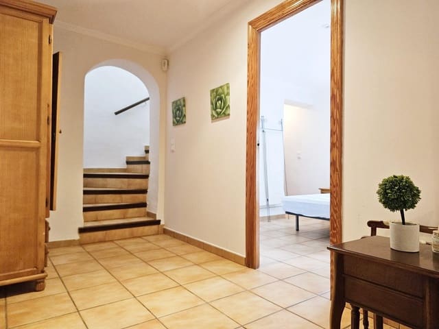 4 soverom Villa til leie i El Montgó, Dénia med garasje - € 1 800 (Ref: 10159596)