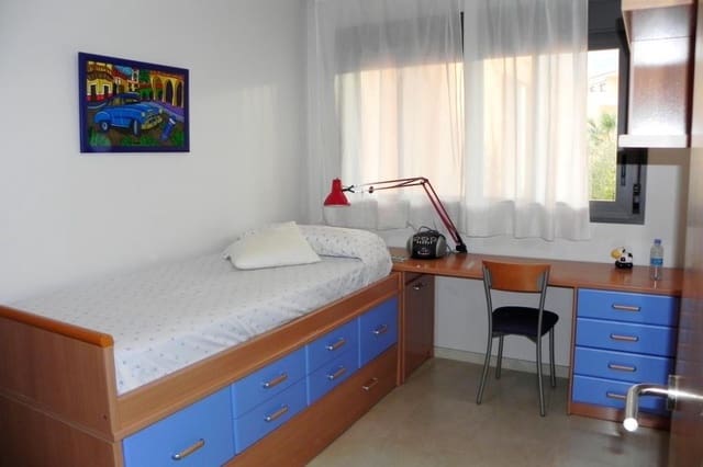 3 quarto Apartamento para arrendar em Dénia com piscina garagem - 1 500 € (Ref: 5541958)