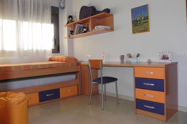 3 quarto Apartamento para arrendar em Dénia com piscina garagem - 1 500 € (Ref: 5541958)