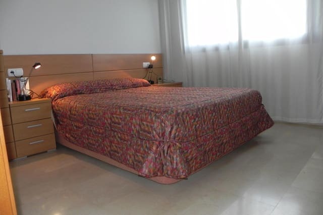 3 quarto Apartamento para arrendar em Dénia com piscina garagem - 1 500 € (Ref: 5541958)