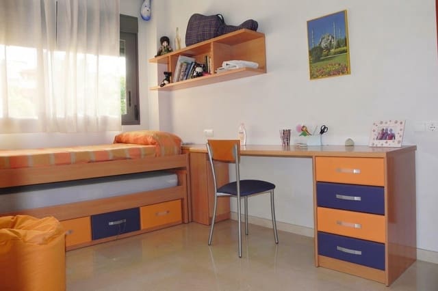 3 soveværelse Lejlighed til leje i Dénia med swimmingpool garage - € 1.500 (Ref: 5541958)