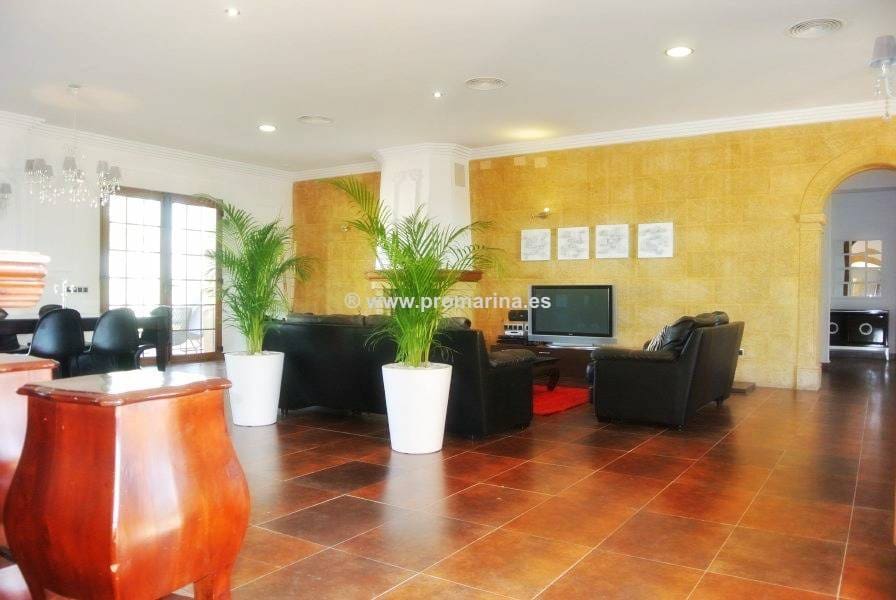 5 sypialnia Willa na sprzedaż w Denia z basenem garażem - 1 895 000 € (Ref: 6187451)