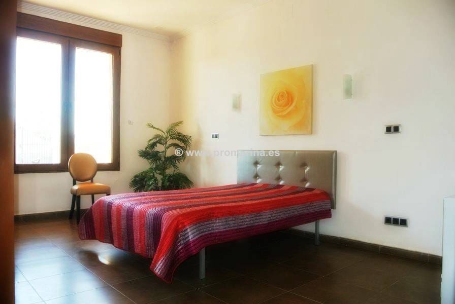 5 sypialnia Willa na sprzedaż w Denia z basenem garażem - 1 895 000 € (Ref: 6187451)