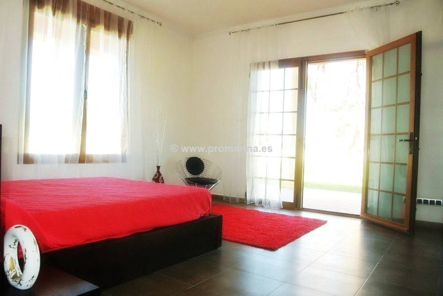 5 sypialnia Willa na sprzedaż w Denia z basenem garażem - 1 895 000 € (Ref: 6187451)