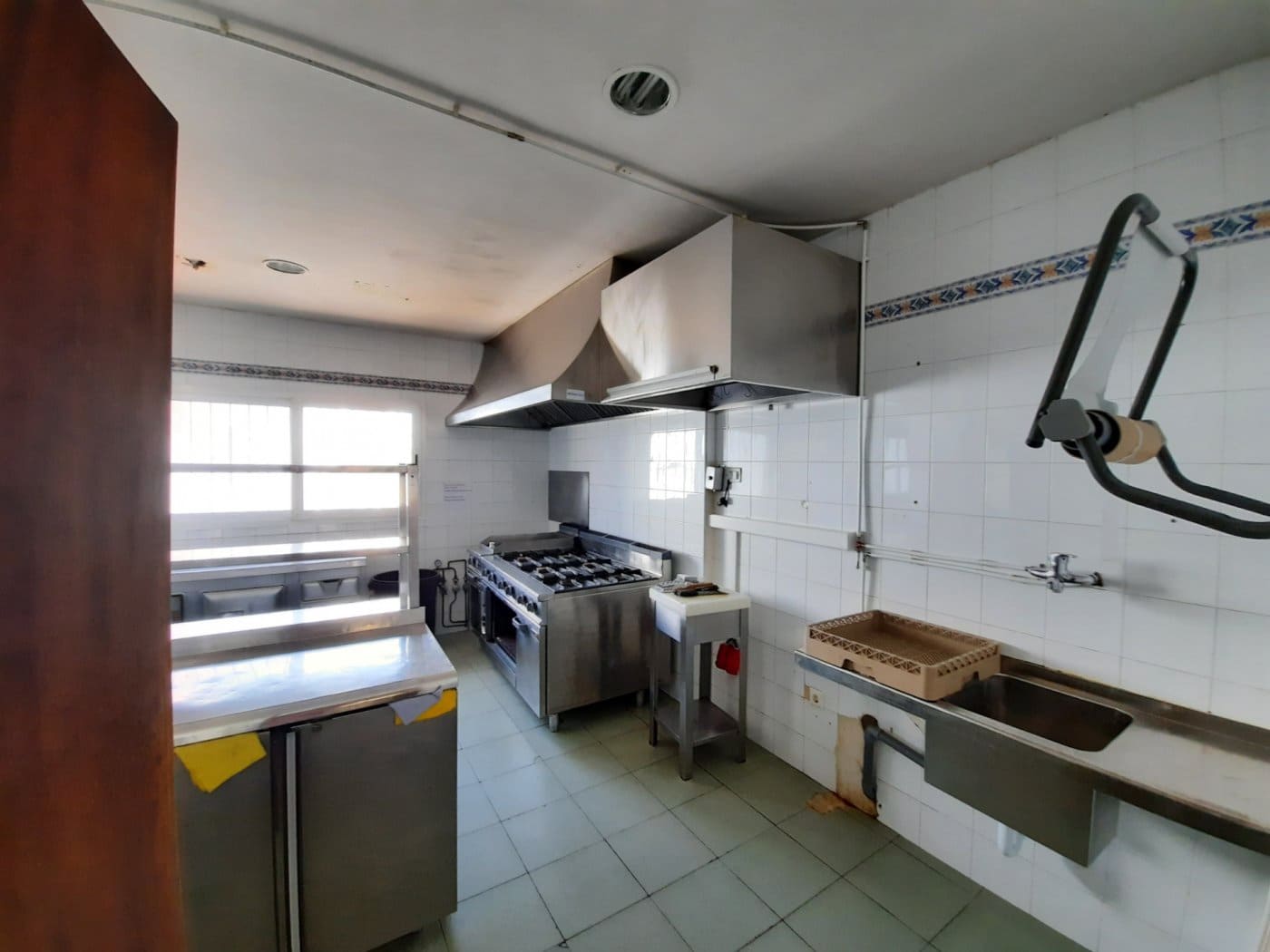 Kaupallinen myytävänä paikassa Denia - 280 000 € (Ref: 6187589)