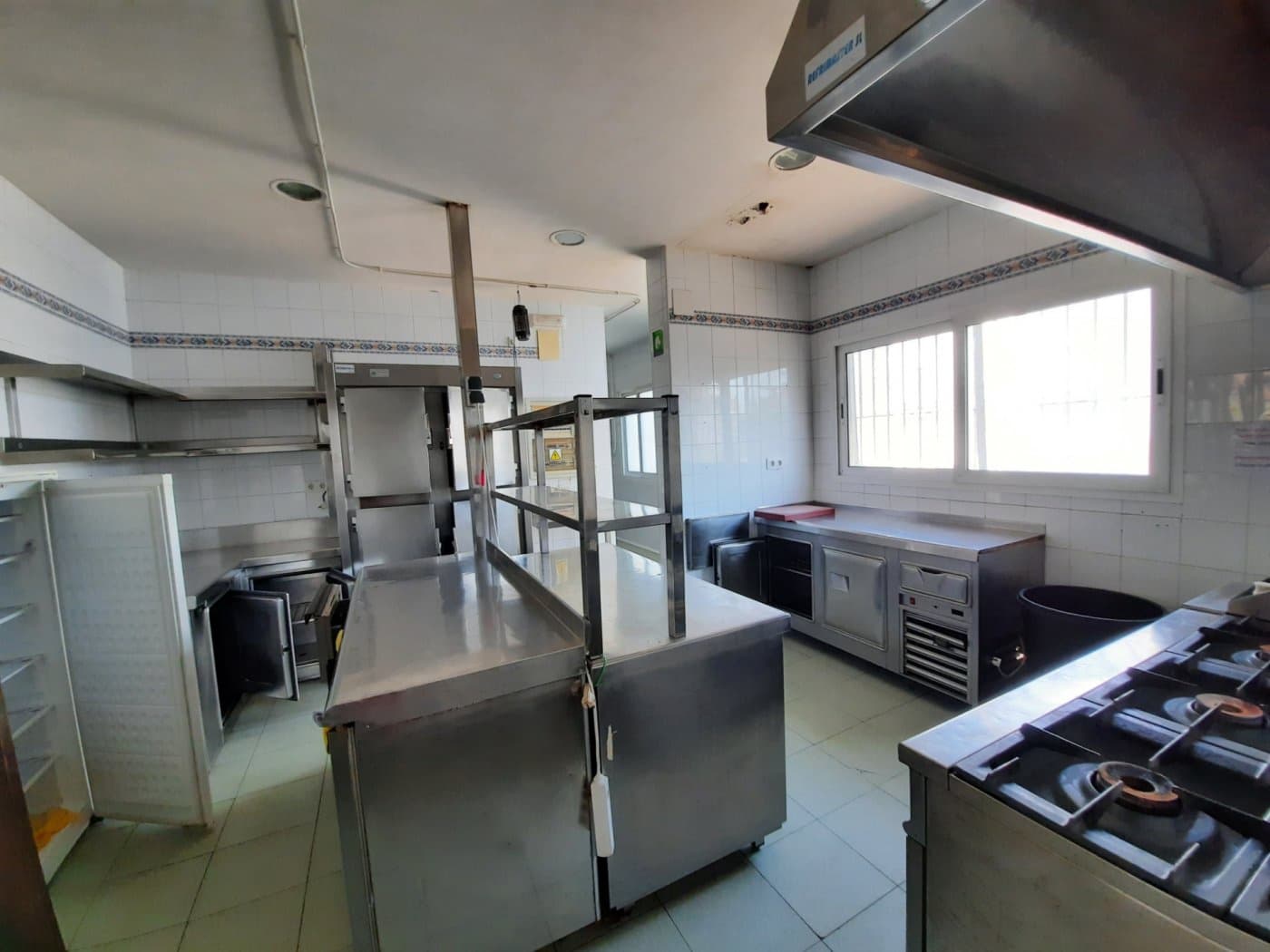 Kaupallinen myytävänä paikassa Denia - 280 000 € (Ref: 6187589)